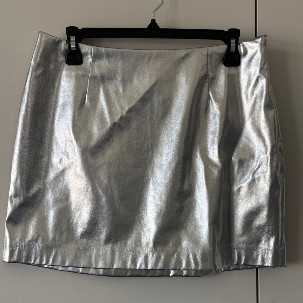 Elegant Silver Mini Skirt